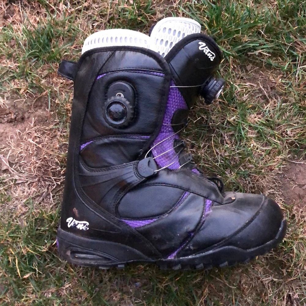 Women’s snowboard boots